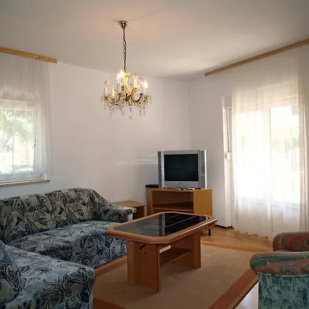 Hilde Blue-2 By Interhome מדולין