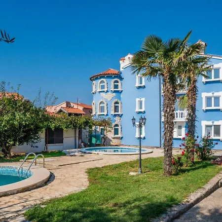 Hilde Blue-2 By Interhome מדולין