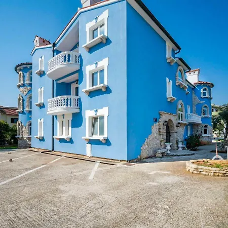 Hilde Blue-2 By Interhome 메덜린